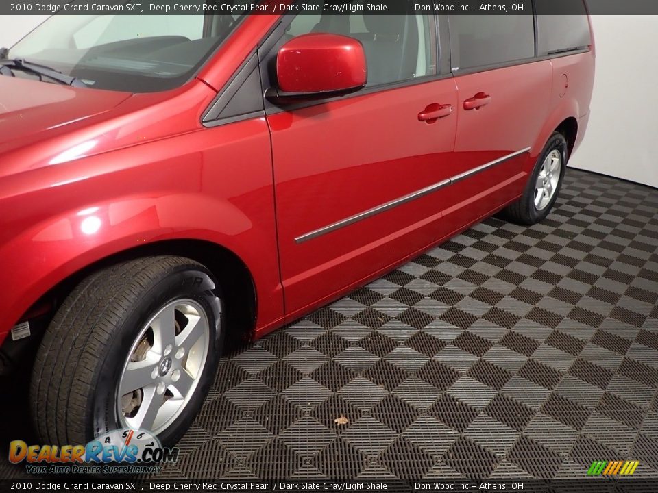 2010 Dodge Grand Caravan SXT Deep Cherry Red Crystal Pearl / Dark Slate Gray/Light Shale Photo #8