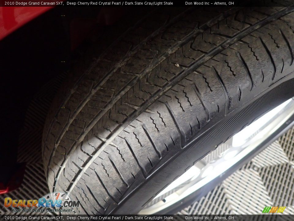 2010 Dodge Grand Caravan SXT Deep Cherry Red Crystal Pearl / Dark Slate Gray/Light Shale Photo #22