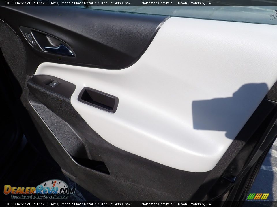 2019 Chevrolet Equinox LS AWD Mosaic Black Metallic / Medium Ash Gray Photo #17