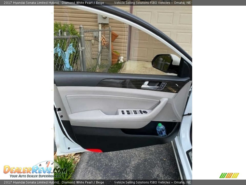 Door Panel of 2017 Hyundai Sonata Limited Hybrid Photo #10