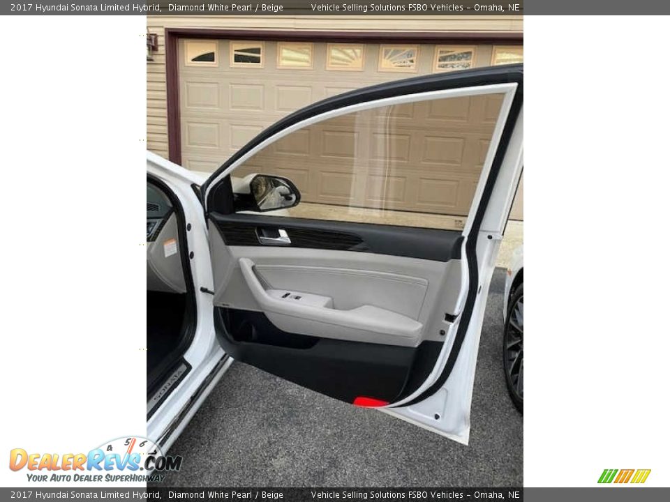 Door Panel of 2017 Hyundai Sonata Limited Hybrid Photo #11