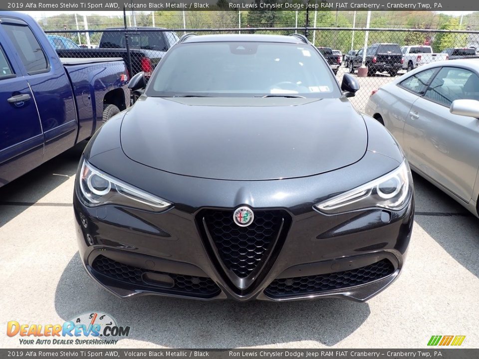 2019 Alfa Romeo Stelvio Ti Sport AWD Volcano Black Metallic / Black Photo #2