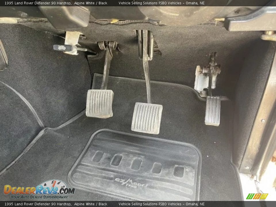 Controls of 1995 Land Rover Defender 90 Hardtop Photo #15