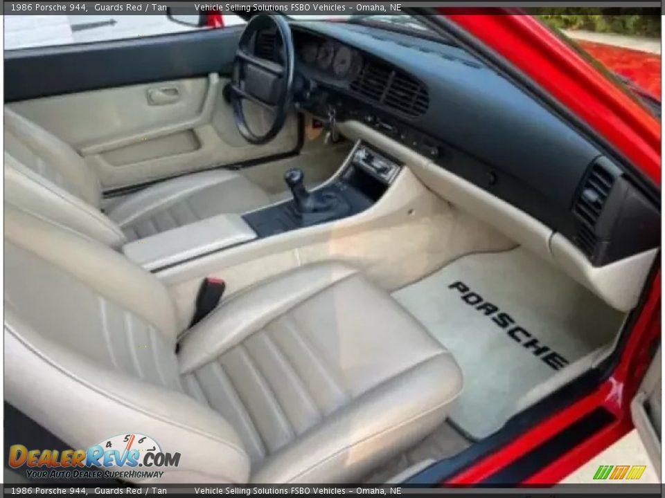 Tan Interior - 1986 Porsche 944  Photo #5