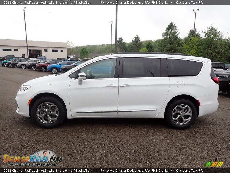 Bright White 2022 Chrysler Pacifica Limited AWD Photo #2