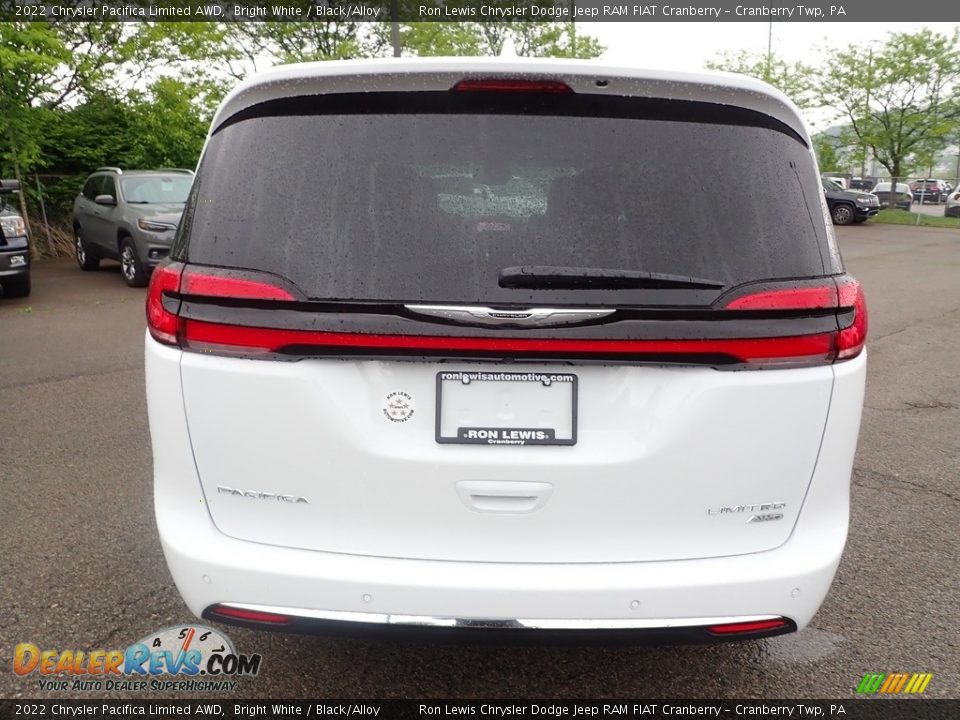 2022 Chrysler Pacifica Limited AWD Bright White / Black/Alloy Photo #4