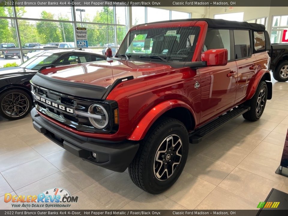 Front 3/4 View of 2022 Ford Bronco Outer Banks 4x4 4-Door Photo #1