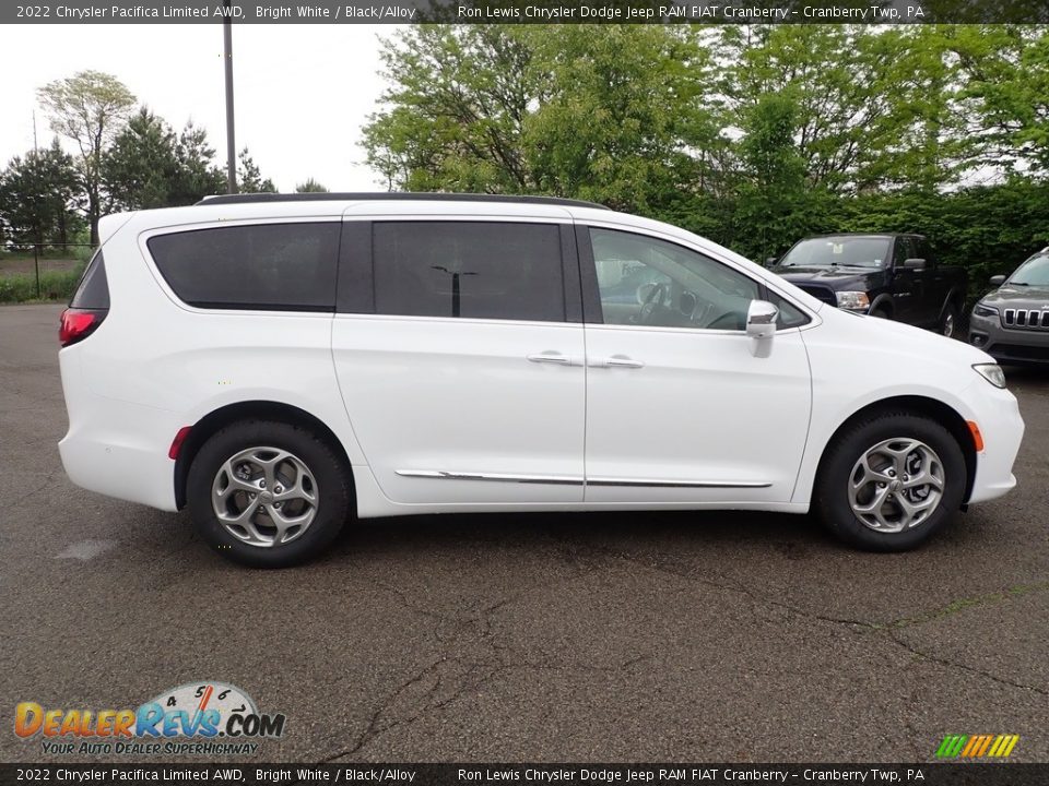 Bright White 2022 Chrysler Pacifica Limited AWD Photo #6