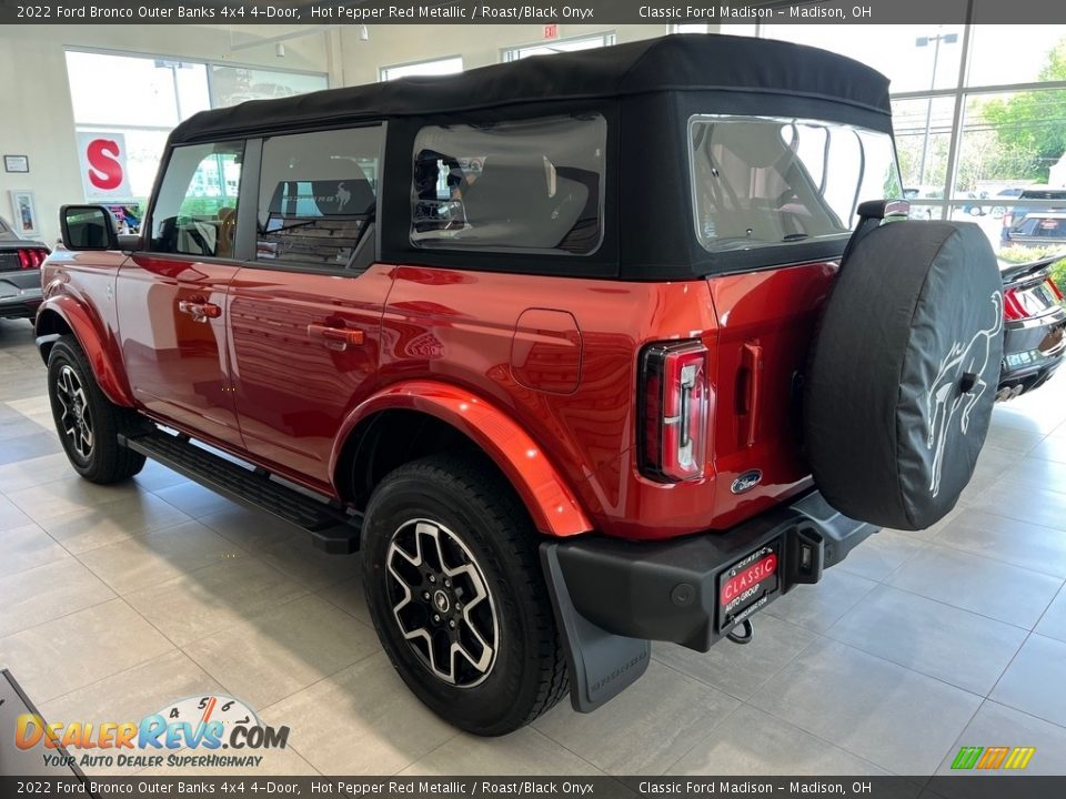 2022 Ford Bronco Outer Banks 4x4 4-Door Hot Pepper Red Metallic / Roast/Black Onyx Photo #3