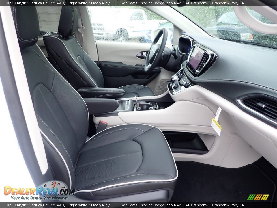 Front Seat of 2022 Chrysler Pacifica Limited AWD Photo #10