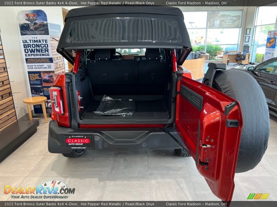 2022 Ford Bronco Outer Banks 4x4 4-Door Hot Pepper Red Metallic / Roast/Black Onyx Photo #11