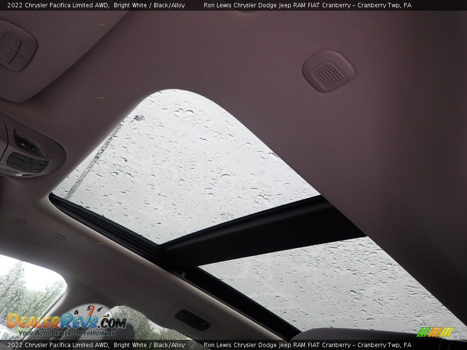 Sunroof of 2022 Chrysler Pacifica Limited AWD Photo #15