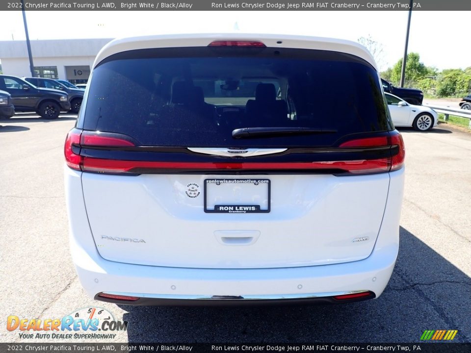 2022 Chrysler Pacifica Touring L AWD Bright White / Black/Alloy Photo #4