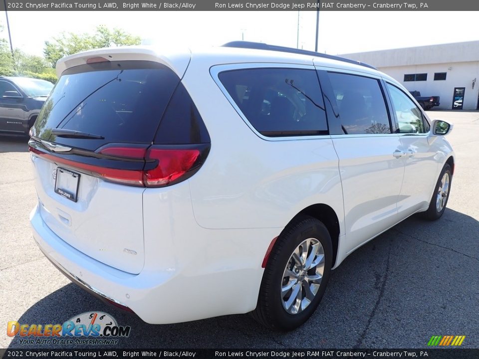 2022 Chrysler Pacifica Touring L AWD Bright White / Black/Alloy Photo #5