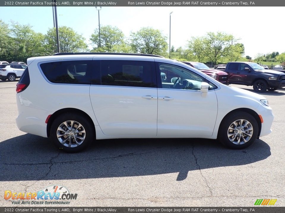 2022 Chrysler Pacifica Touring L AWD Bright White / Black/Alloy Photo #6