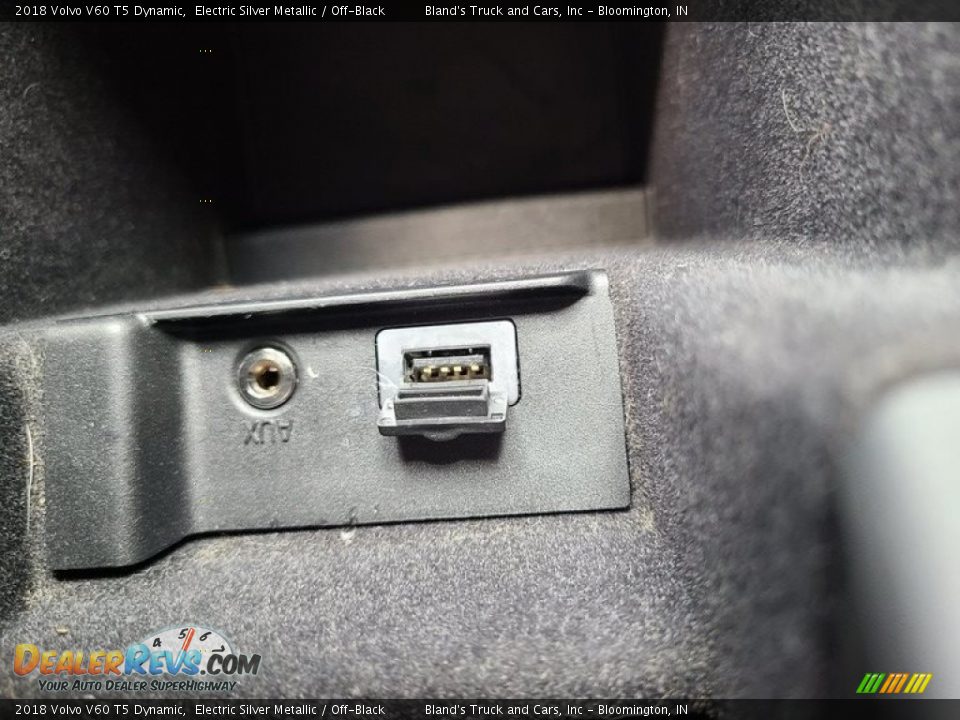 2018 Volvo V60 T5 Dynamic Electric Silver Metallic / Off-Black Photo #26