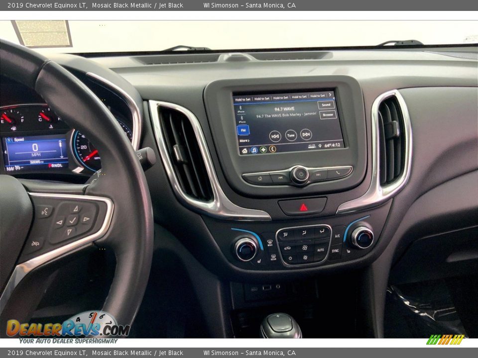 Controls of 2019 Chevrolet Equinox LT Photo #5