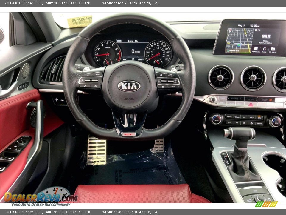 Dashboard of 2019 Kia Stinger GT1 Photo #4