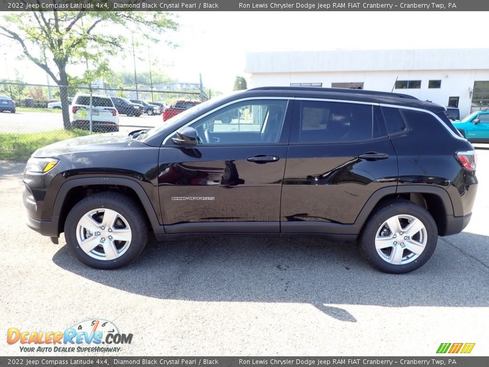 2022 Jeep Compass Latitude 4x4 Diamond Black Crystal Pearl / Black Photo #2