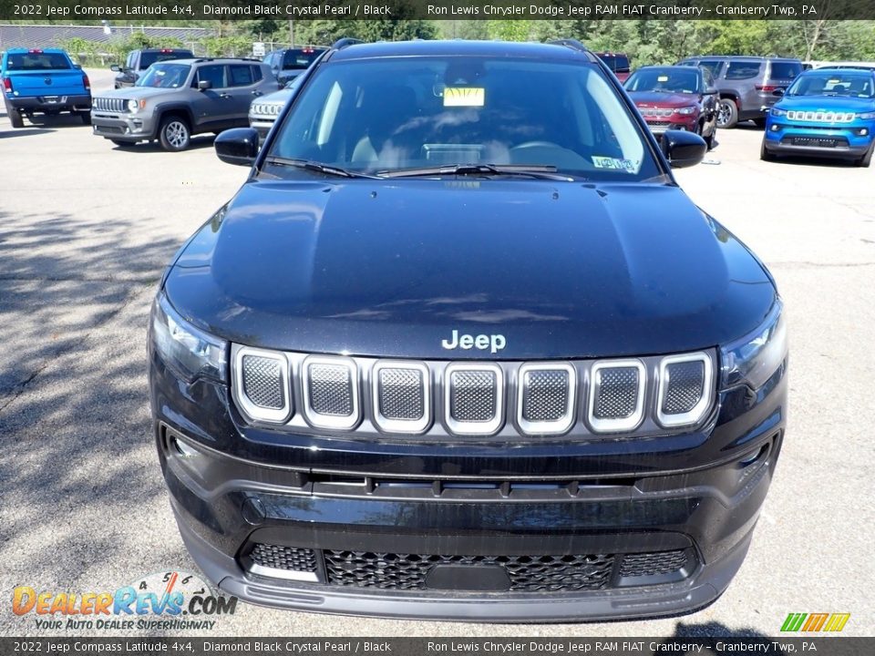 2022 Jeep Compass Latitude 4x4 Diamond Black Crystal Pearl / Black Photo #8