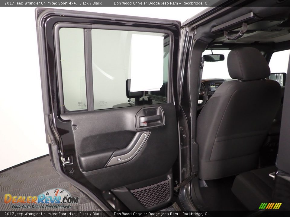 2017 Jeep Wrangler Unlimited Sport 4x4 Black / Black Photo #22