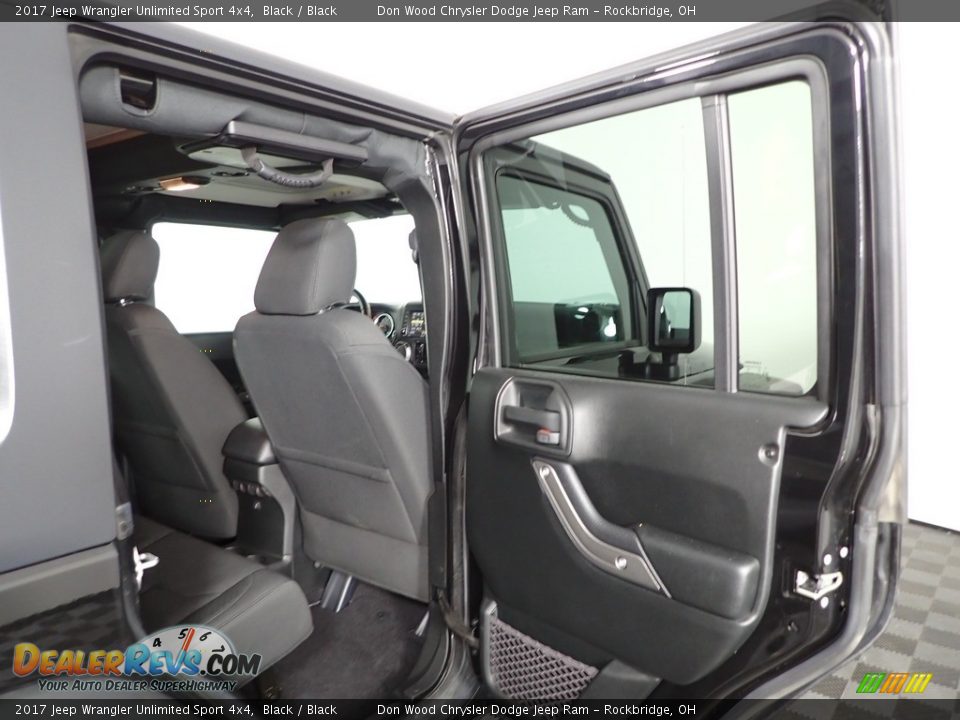 2017 Jeep Wrangler Unlimited Sport 4x4 Black / Black Photo #27