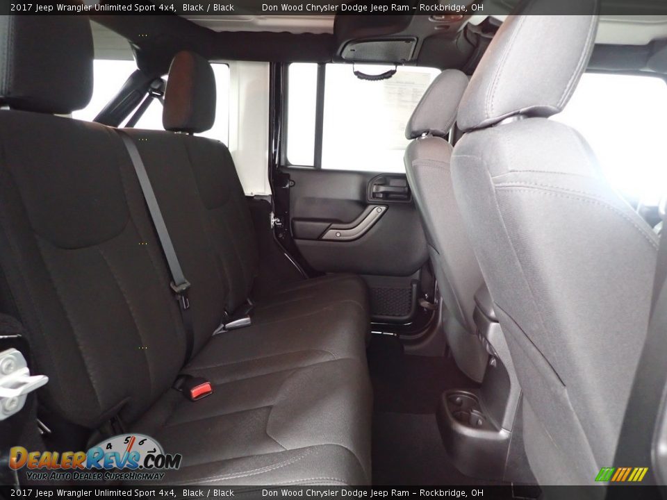 2017 Jeep Wrangler Unlimited Sport 4x4 Black / Black Photo #28