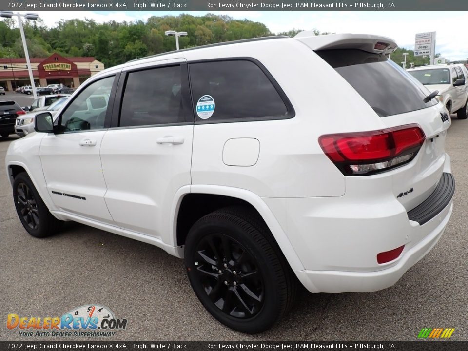 2022 Jeep Grand Cherokee Laredo X 4x4 Bright White / Black Photo #3