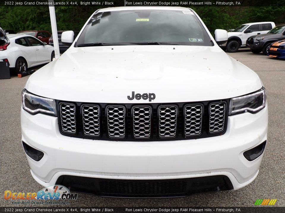 2022 Jeep Grand Cherokee Laredo X 4x4 Bright White / Black Photo #9