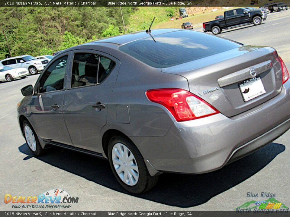 2018 Nissan Versa S Gun Metal Metallic / Charcoal Photo #24