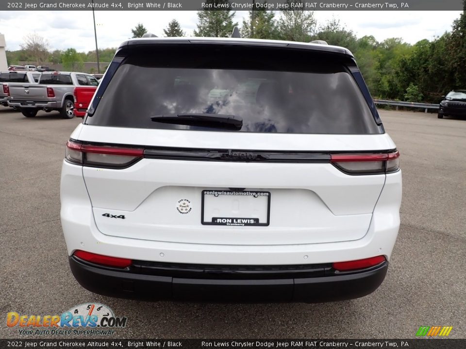 2022 Jeep Grand Cherokee Altitude 4x4 Bright White / Black Photo #4