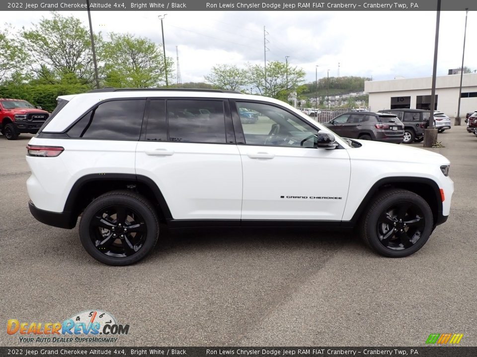 Bright White 2022 Jeep Grand Cherokee Altitude 4x4 Photo #6