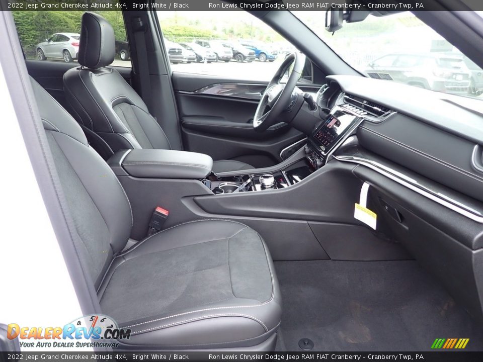 Front Seat of 2022 Jeep Grand Cherokee Altitude 4x4 Photo #10