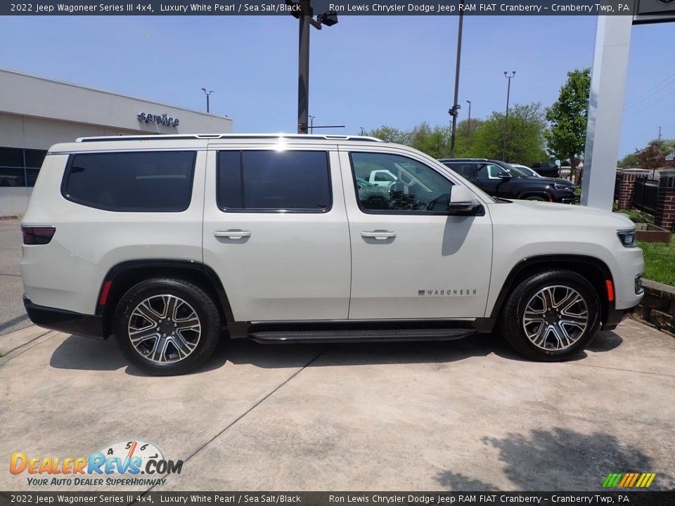 2022 Jeep Wagoneer Series III 4x4 Luxury White Pearl / Sea Salt/Black Photo #5