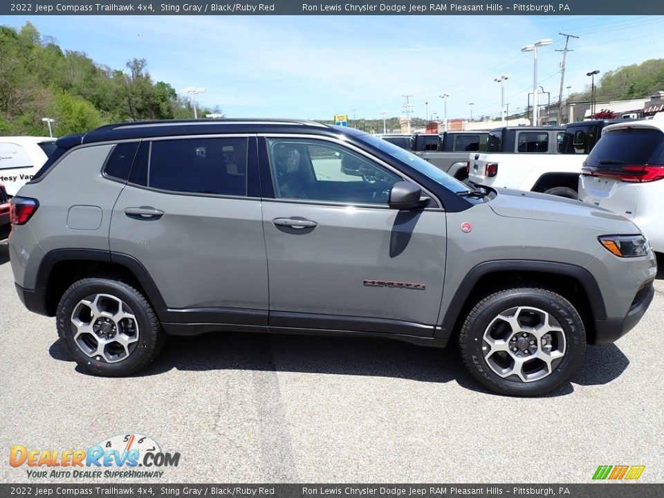 2022 Jeep Compass Trailhawk 4x4 Sting Gray / Black/Ruby Red Photo #7