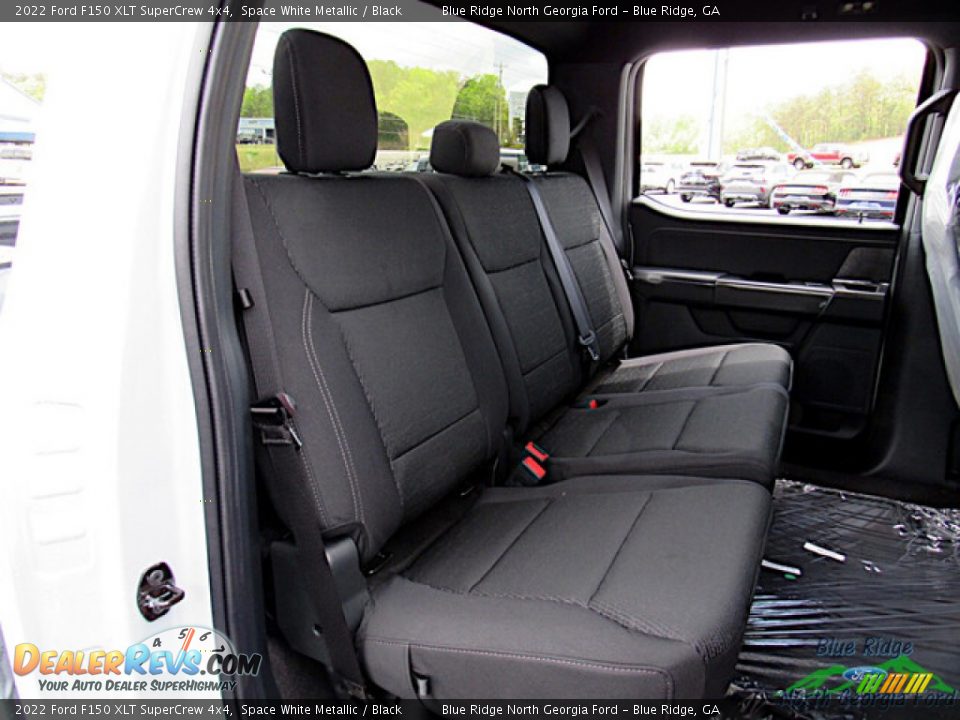 2022 Ford F150 XLT SuperCrew 4x4 Space White Metallic / Black Photo #13