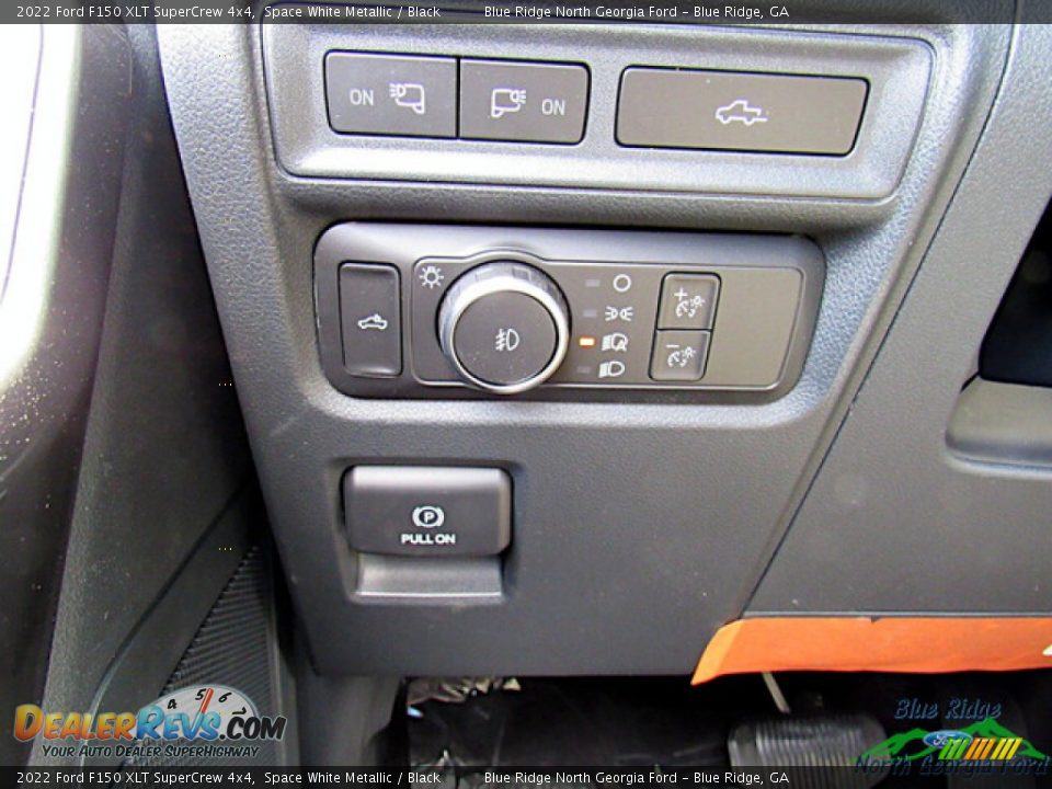 2022 Ford F150 XLT SuperCrew 4x4 Space White Metallic / Black Photo #22