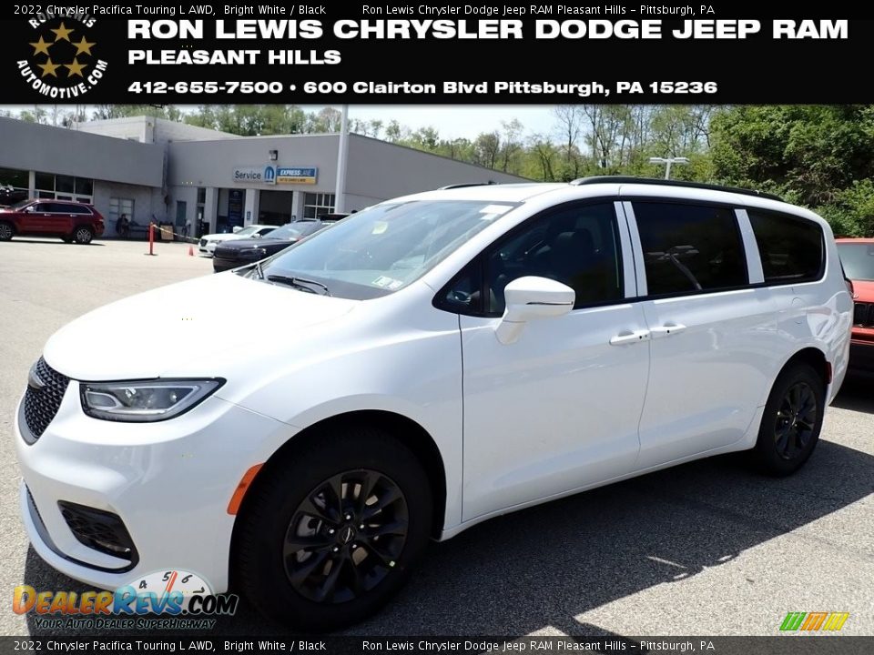 2022 Chrysler Pacifica Touring L AWD Bright White / Black Photo #1