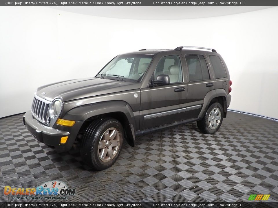 2006 Jeep Liberty Limited 4x4 Light Khaki Metallic / Dark Khaki/Light Graystone Photo #4