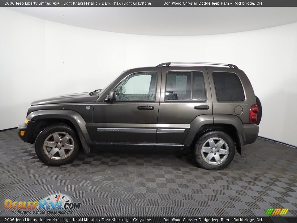 2006 Jeep Liberty Limited 4x4 Light Khaki Metallic / Dark Khaki/Light Graystone Photo #5