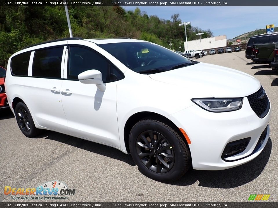 2022 Chrysler Pacifica Touring L AWD Bright White / Black Photo #8