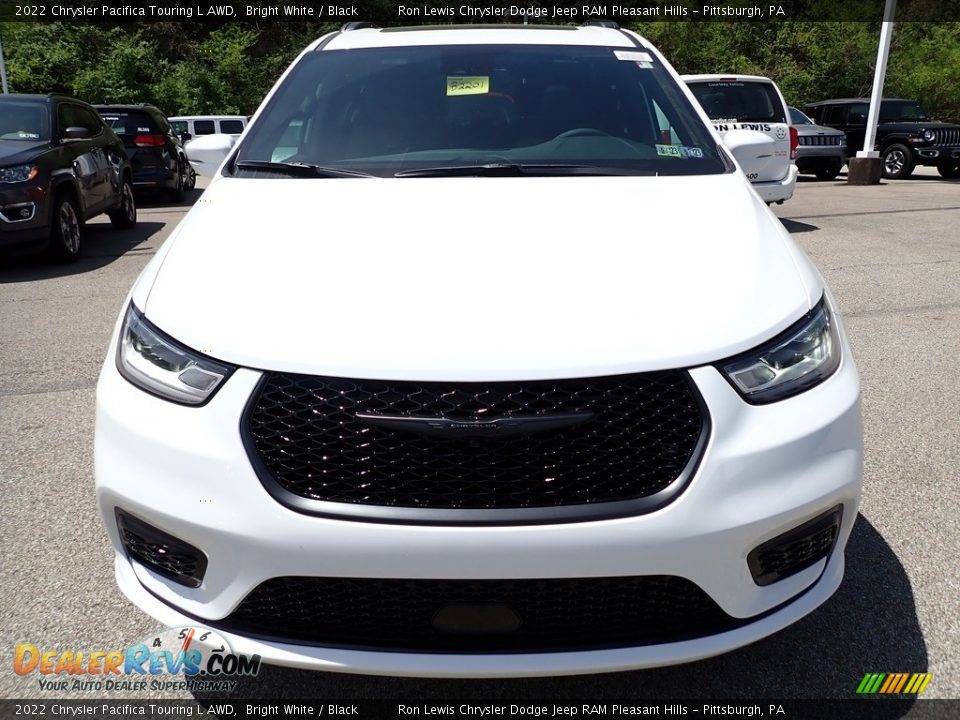 2022 Chrysler Pacifica Touring L AWD Bright White / Black Photo #9