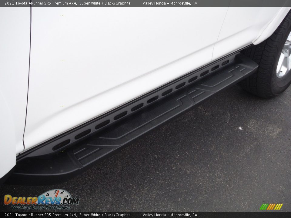 2021 Toyota 4Runner SR5 Premium 4x4 Super White / Black/Graphite Photo #5