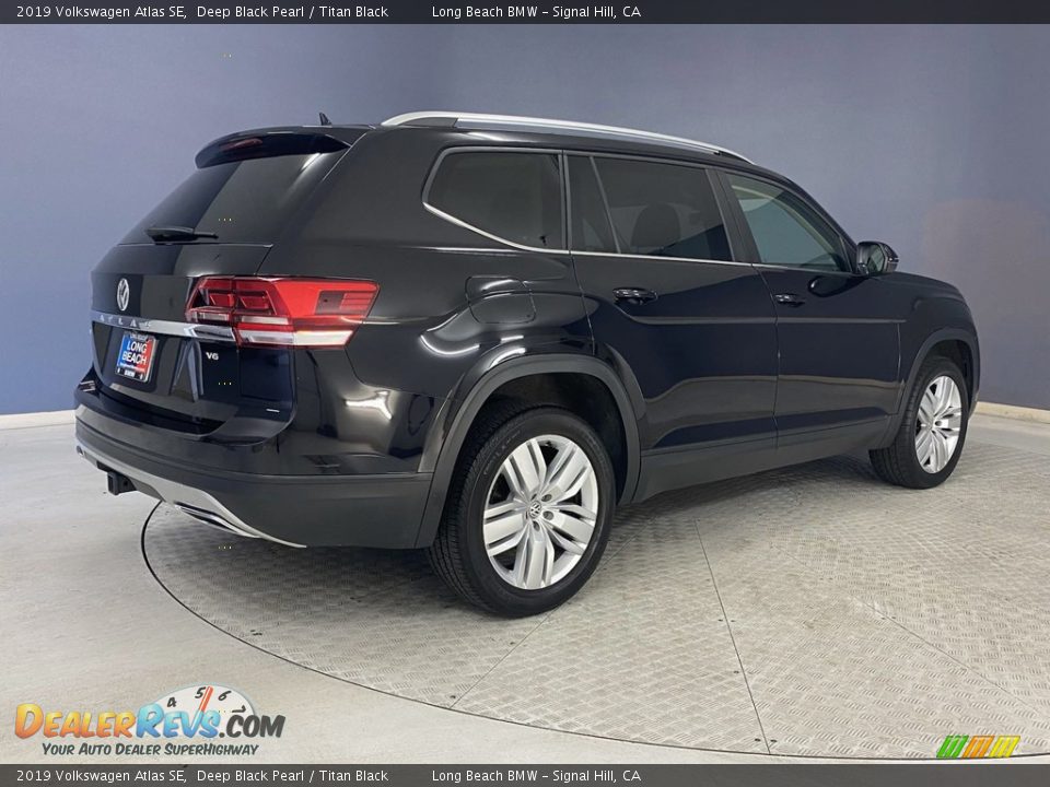2019 Volkswagen Atlas SE Deep Black Pearl / Titan Black Photo #4