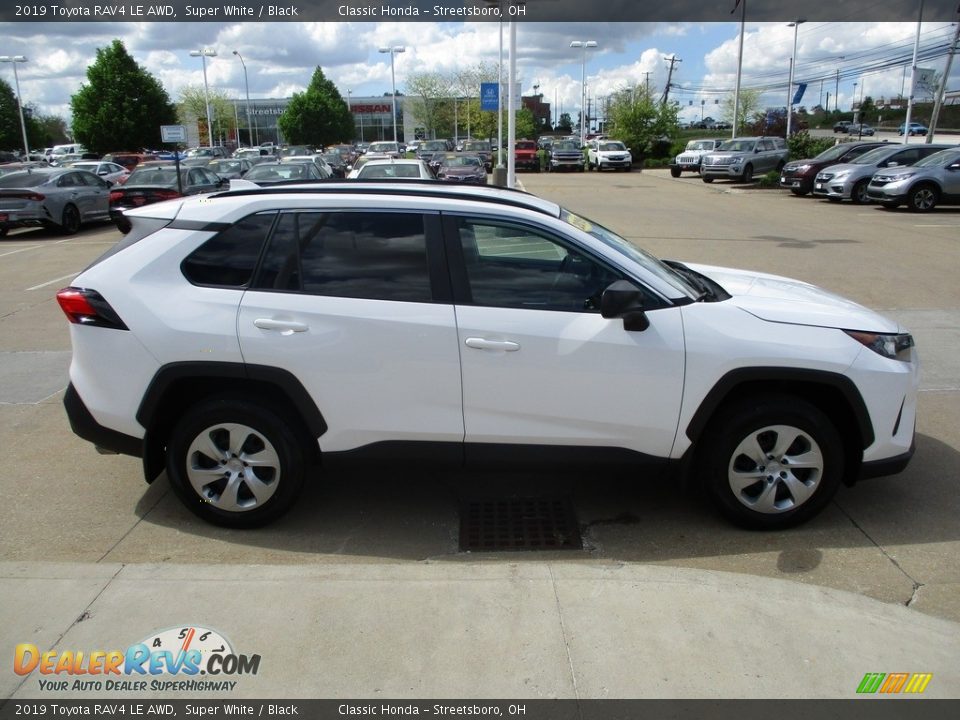 2019 Toyota RAV4 LE AWD Super White / Black Photo #4