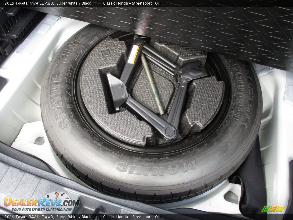 2019 Toyota RAV4 LE AWD Super White / Black Photo #14