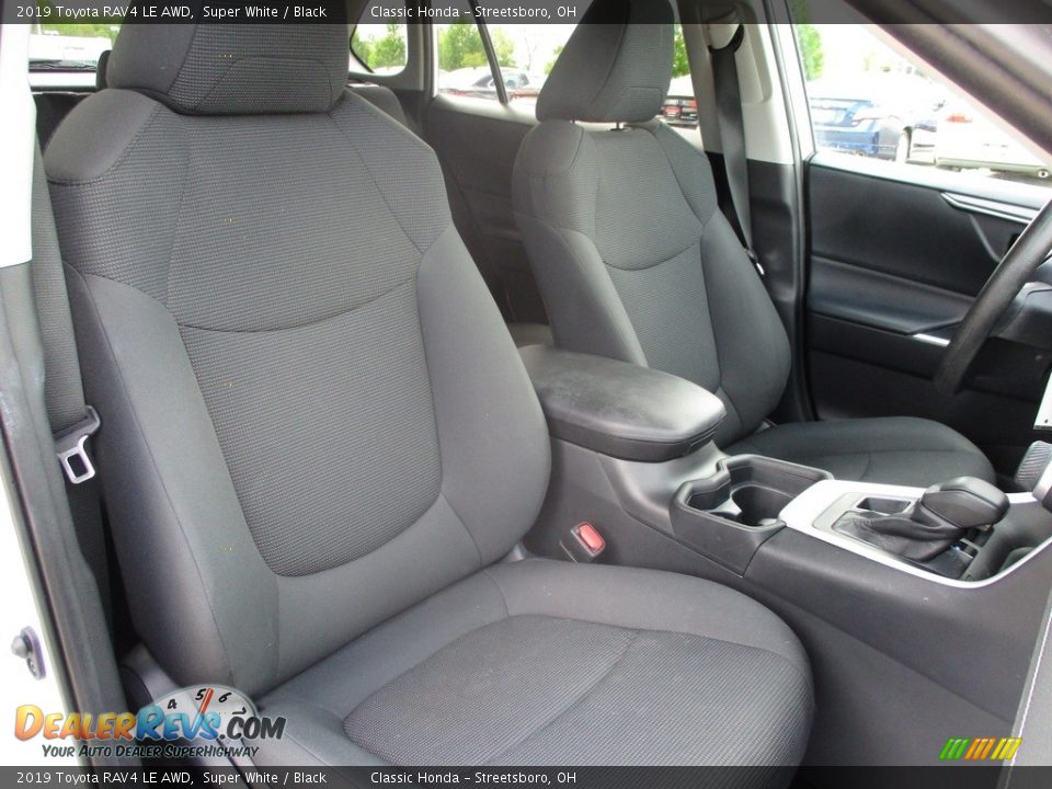 2019 Toyota RAV4 LE AWD Super White / Black Photo #18