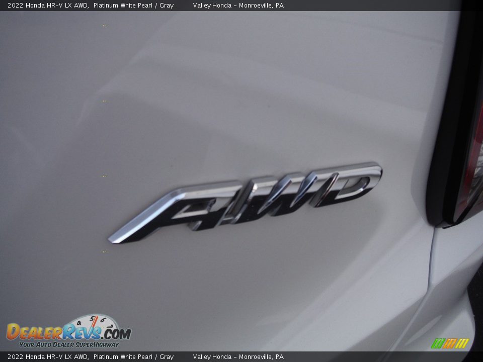 2022 Honda HR-V LX AWD Platinum White Pearl / Gray Photo #9