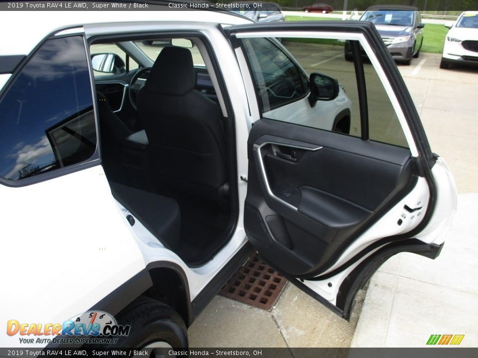 2019 Toyota RAV4 LE AWD Super White / Black Photo #20