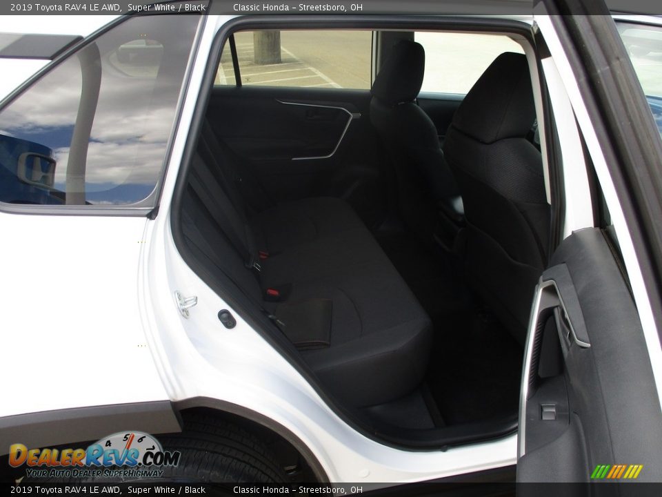 2019 Toyota RAV4 LE AWD Super White / Black Photo #21